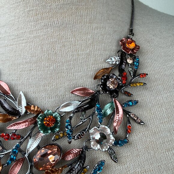 Two Piece Necklace & Earring Set - Enamel & Rhinestone Flower Necklace 16.5 - 20 - Picture 10 of 14